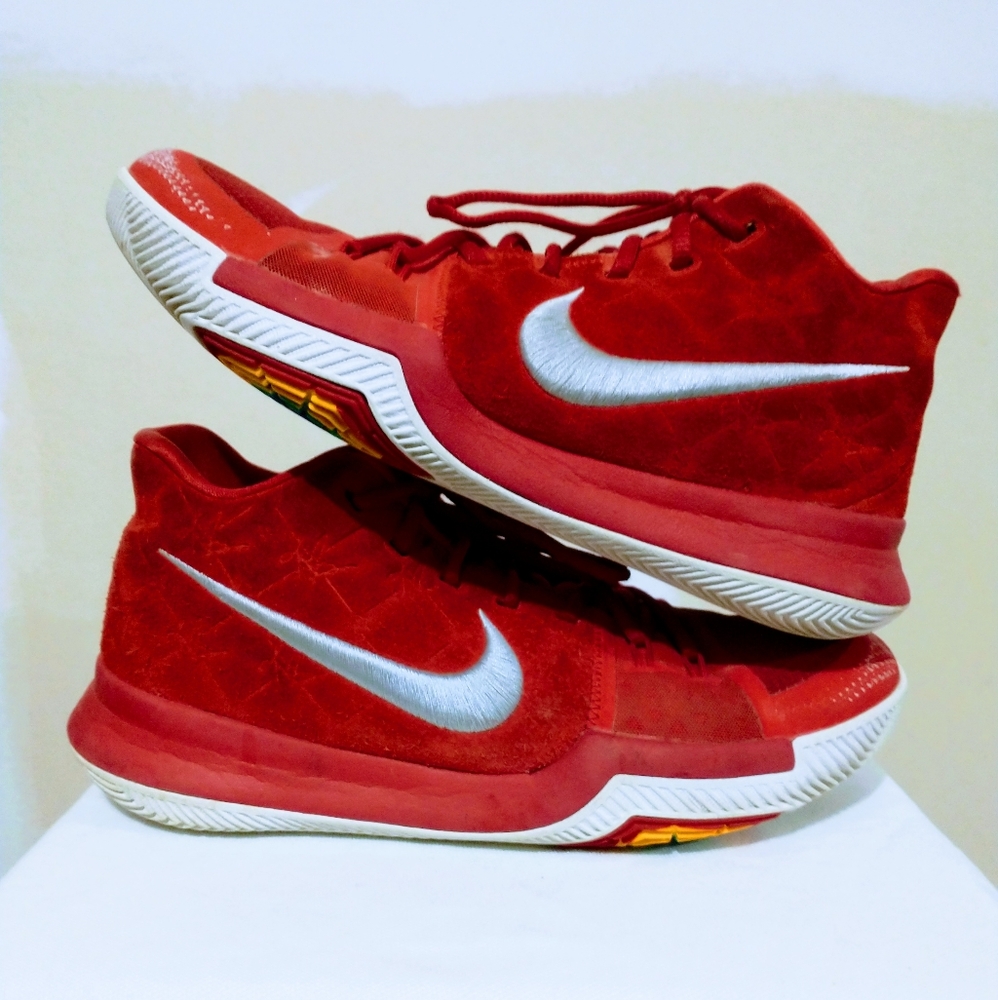 NIKE University Red, Grey & White Baskeball Shoes - Picture 3 of 15